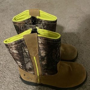 Boys boots size youth 10